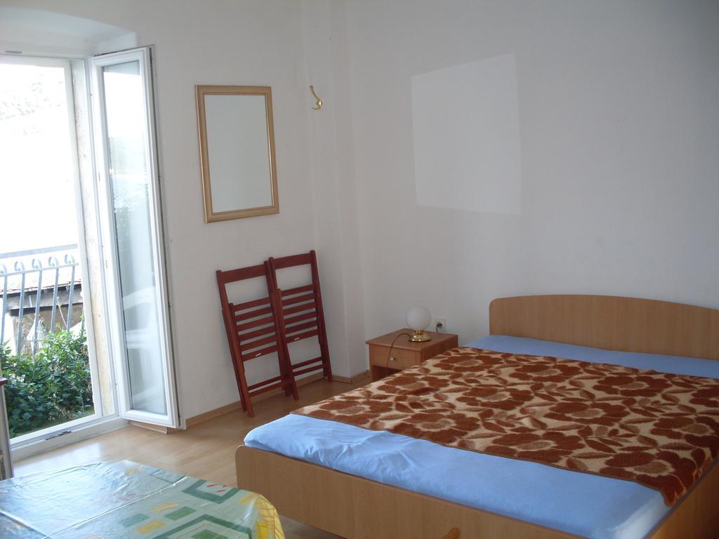 Apartments Acalinovic Vis Habitación foto